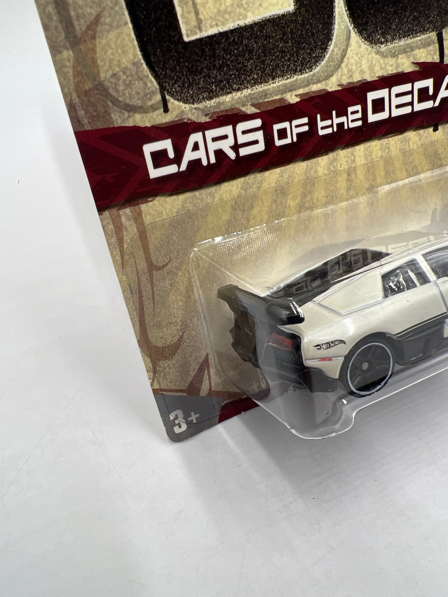 Hot Wheels Cars of the Decades The 00s #32 Lamborghini Murcielago LP 670-4 Superveloce White W/Protector