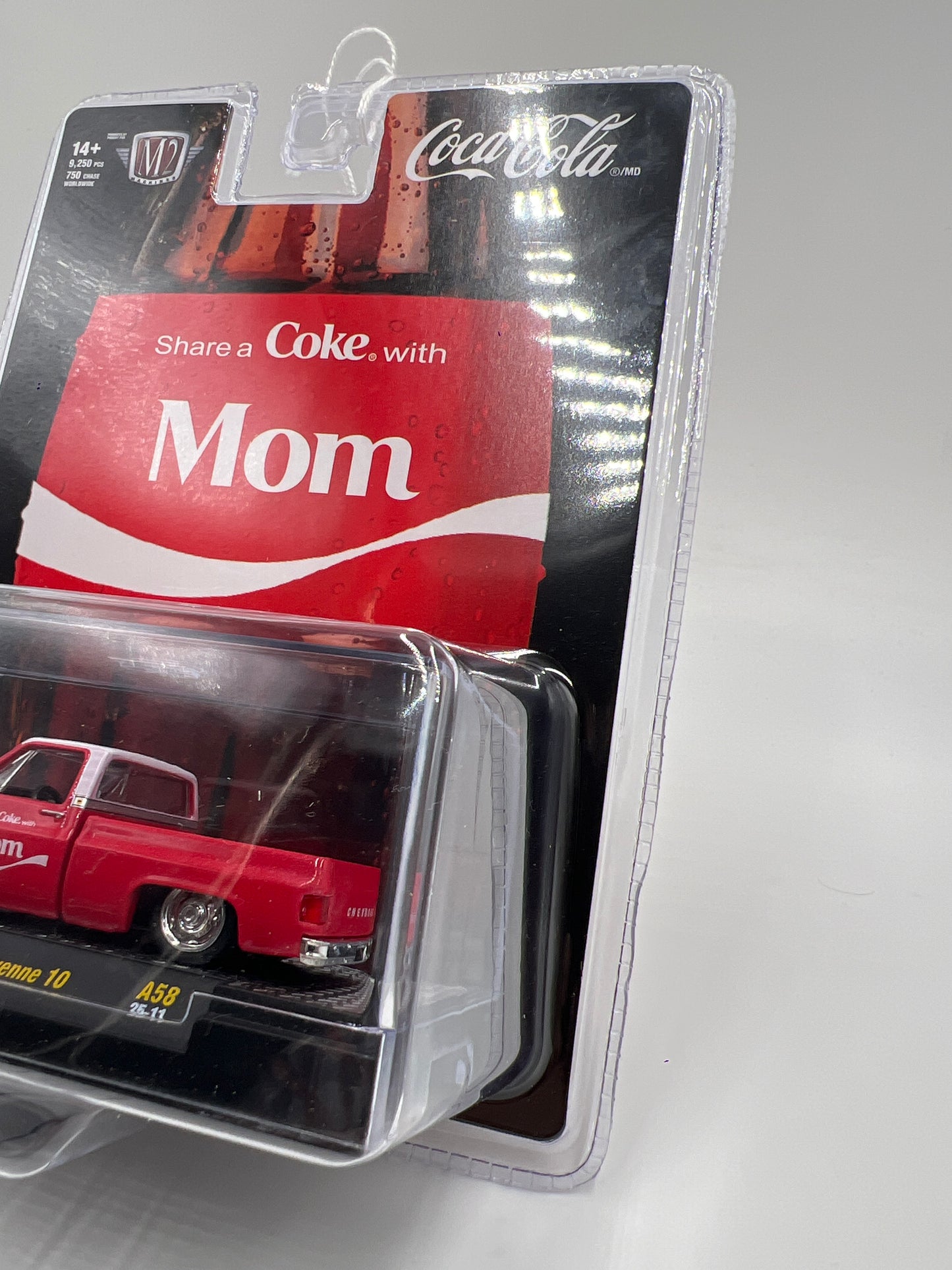M2 Machines Coca Cola Mom 1973 Chevrolet Cheyenne 10 Red A58 202A
