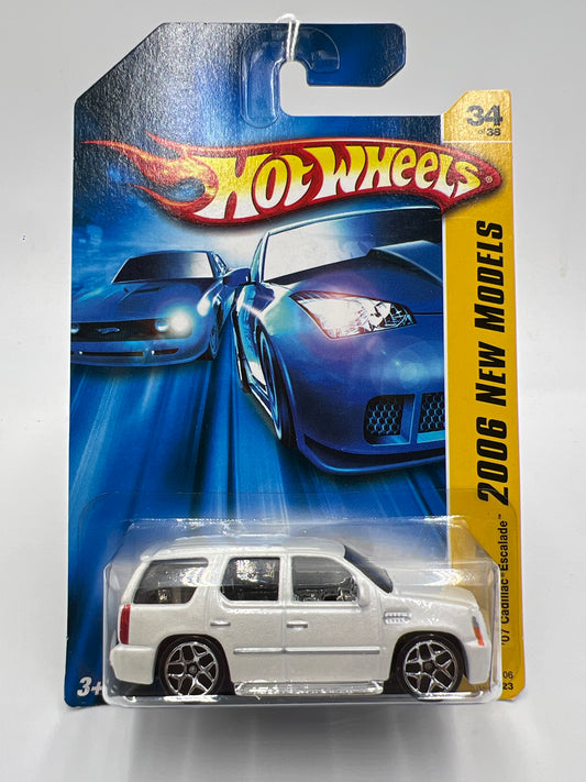 2008 Hot Wheels New Models #34 07 Cadillac Escalade White 55A
