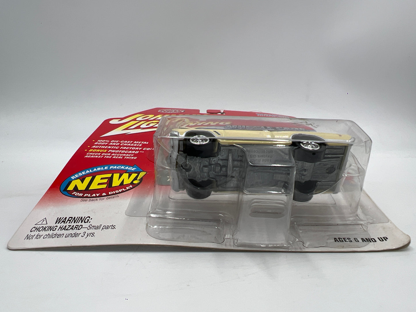 Johnny Lightning Muscle Cars USA #4 1966 Buick Skylark GS Yellow 219A