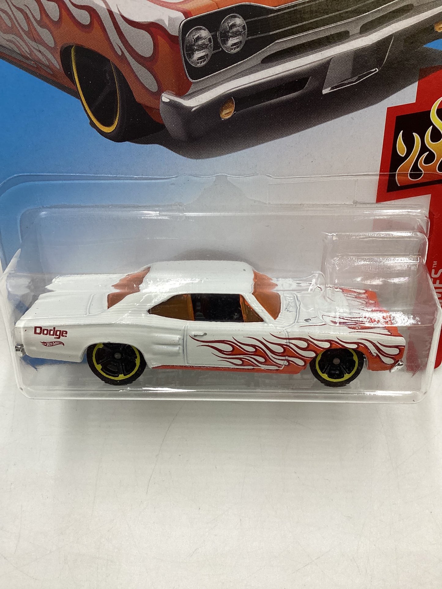 2018 Hot Wheels #086 White 69 Dodge Coronet Superbee 41A