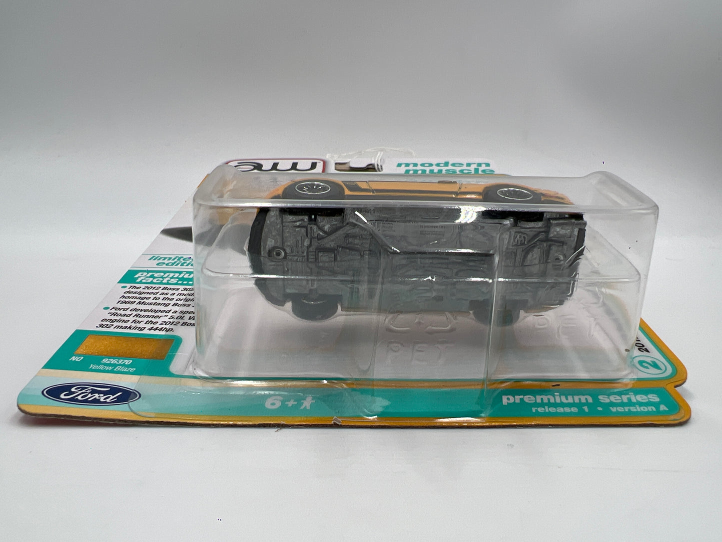 2025 Auto World Modern Muscle Release 1 Version A 2012 Ford Mustang Boss 302 Yellow 184E