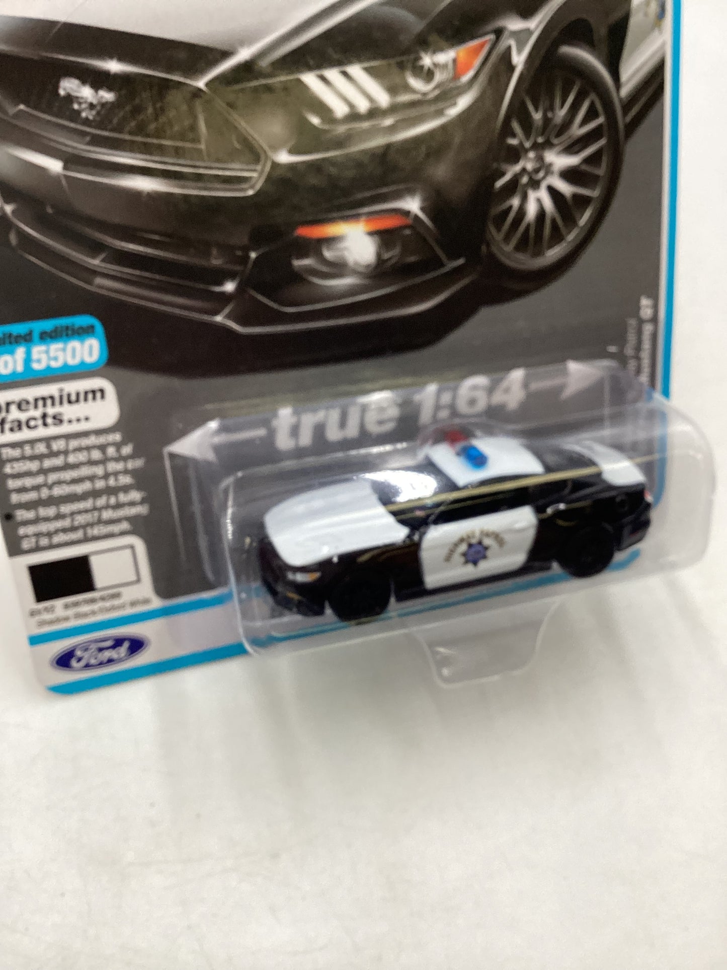 Auto World Modern Muscle 2017 Ford Mustang GT 182A