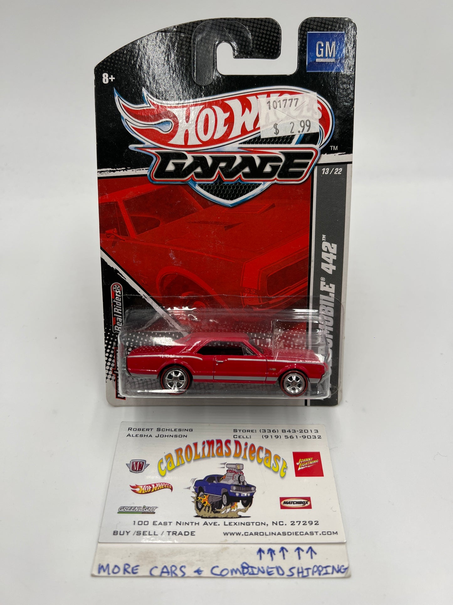 Hot Wheels Garage Premium #13 67 Oldsmobile 442 Red W/Protector