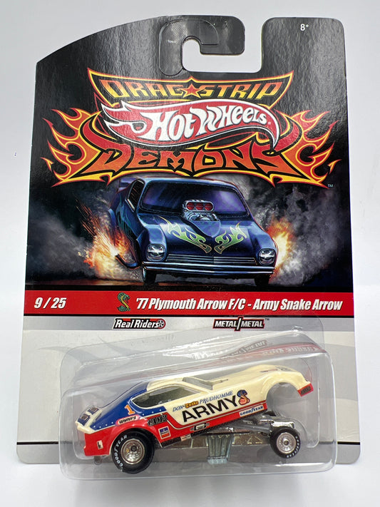 Hot Wheels Drag Strip Demons #9 77 Plymouth Arrow F/C Army Snake Arrow W/Protector