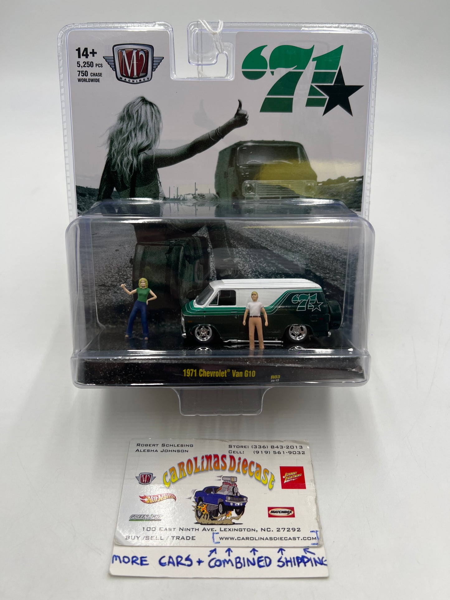 2024 M2 Machines Diorama 1971 Chevy Van G10 R03 199E