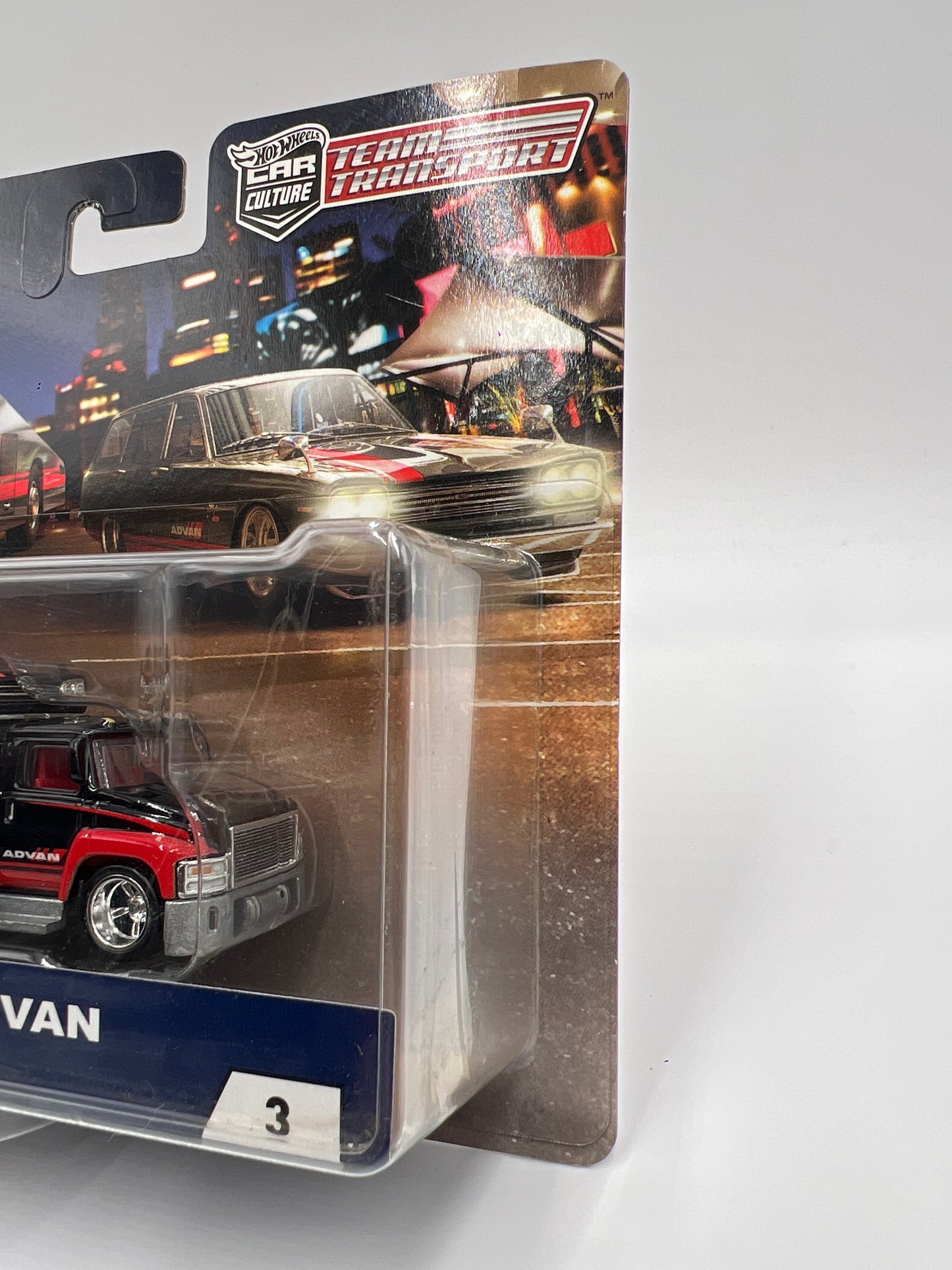 2018 Hot Wheels Team Transport #3 69 Nissan Skyline Van & Carry On Advan W/Protector