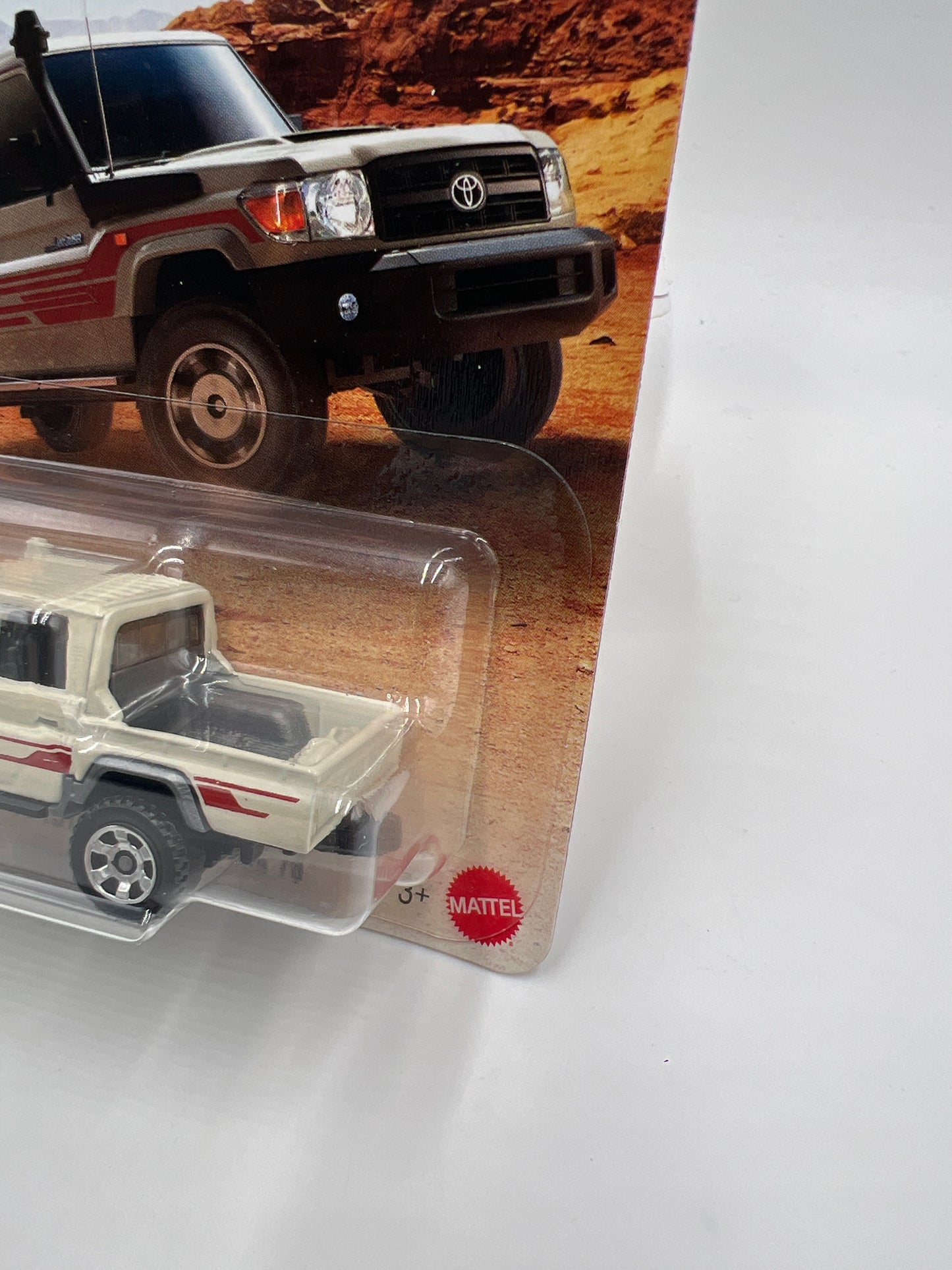 2026 Matchbox #40 17 Toyota Landcruiser 78 215D