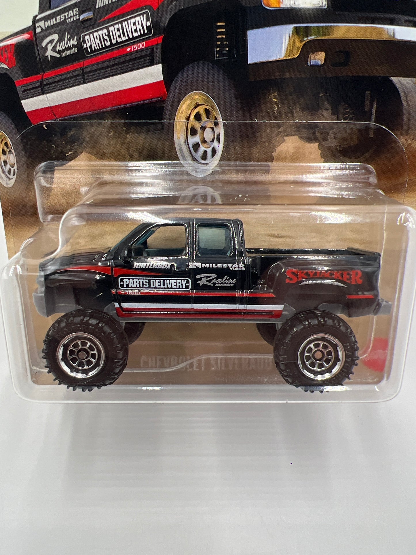 2025 Matchbox Parts Delivery Trucks #5 Chevrolet Silverado 4x4 Black Skyjacker 157F