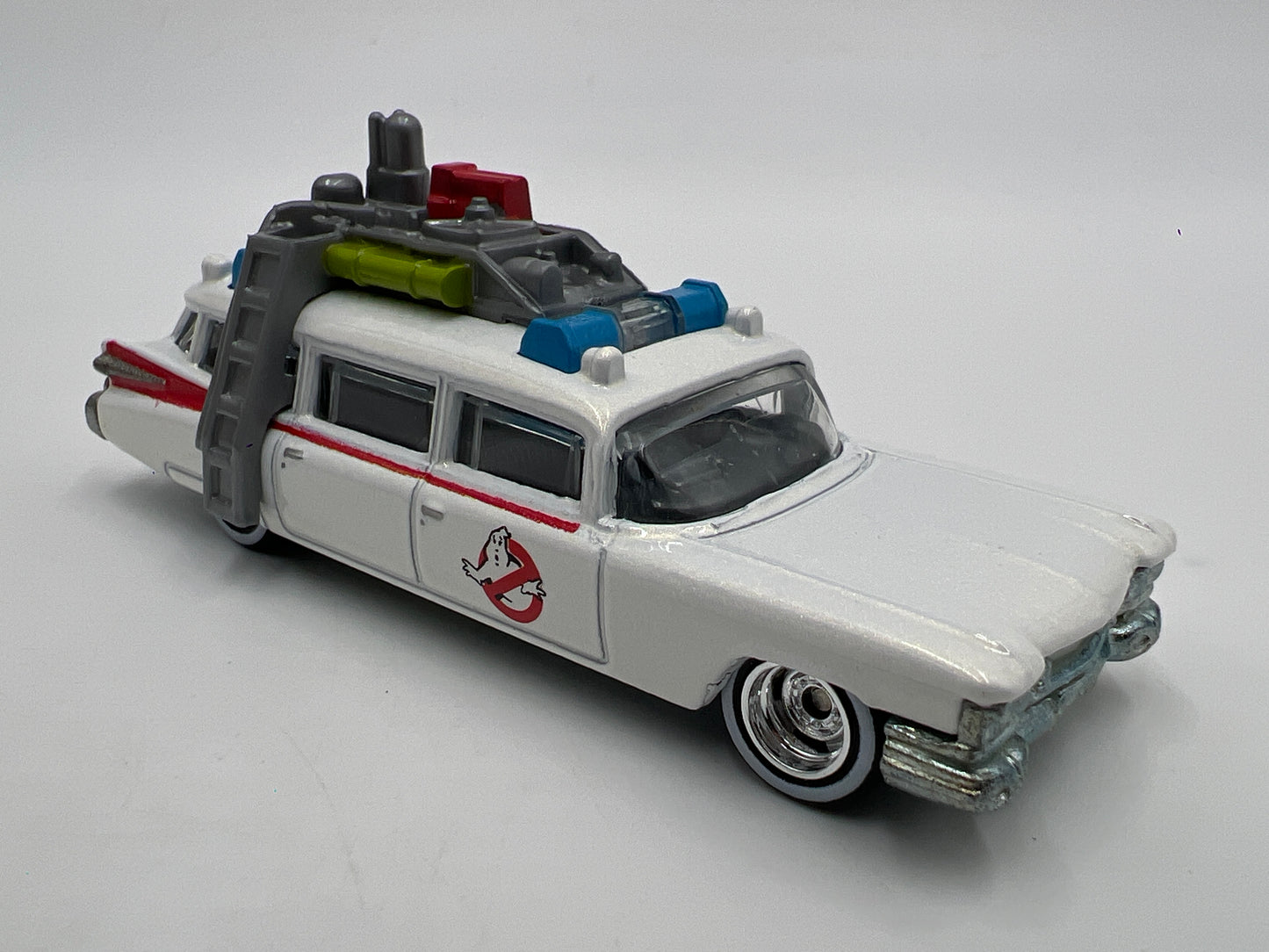 Hot Wheels 1/64 Premium Retro Entertainment Ghostbusters Ecto-1 White Loose