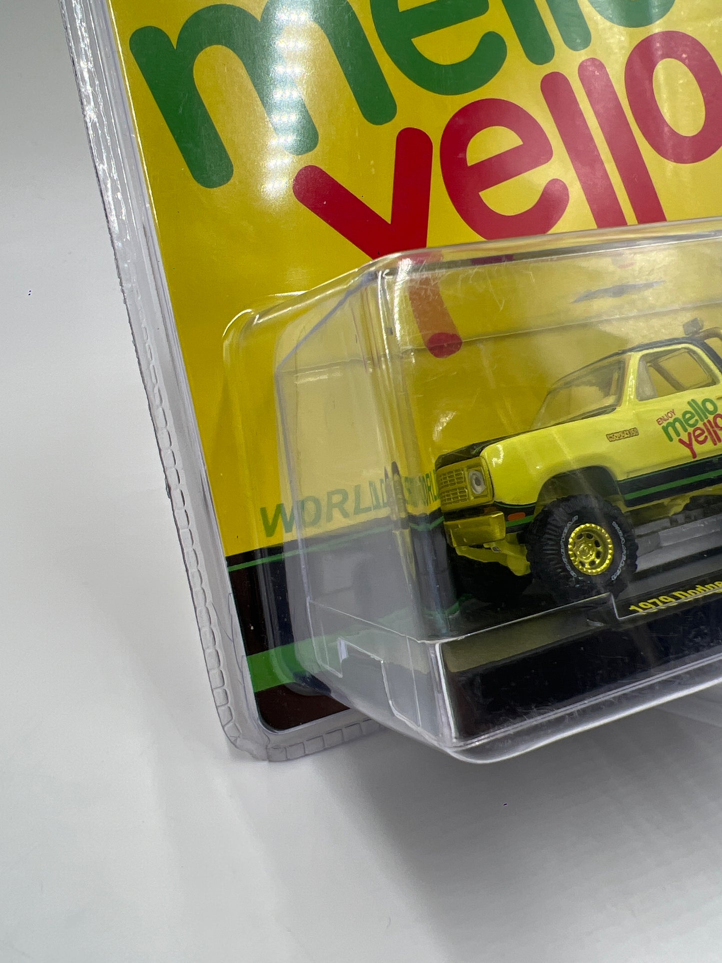 M2 Machines Coca Cola Mello Yello CHASE 1979 Dodge 150 Macho Power Wagon A48