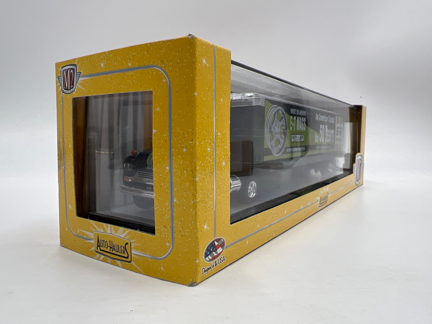 M2 Machines Auto Haulers Premium Edition 1958 Chevrolet Spartan LCF & E-T MAGS Trailer 12-06