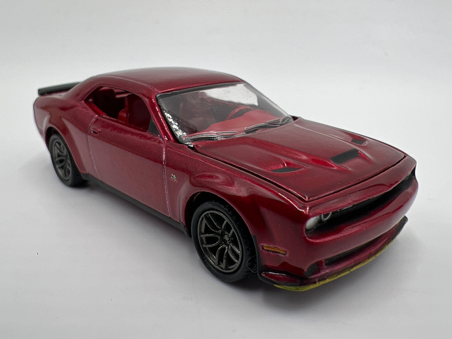 Auto World 1/64 Ultra Red Chase 2019 Dodge Challenger R/T Scat Pack Red Loose