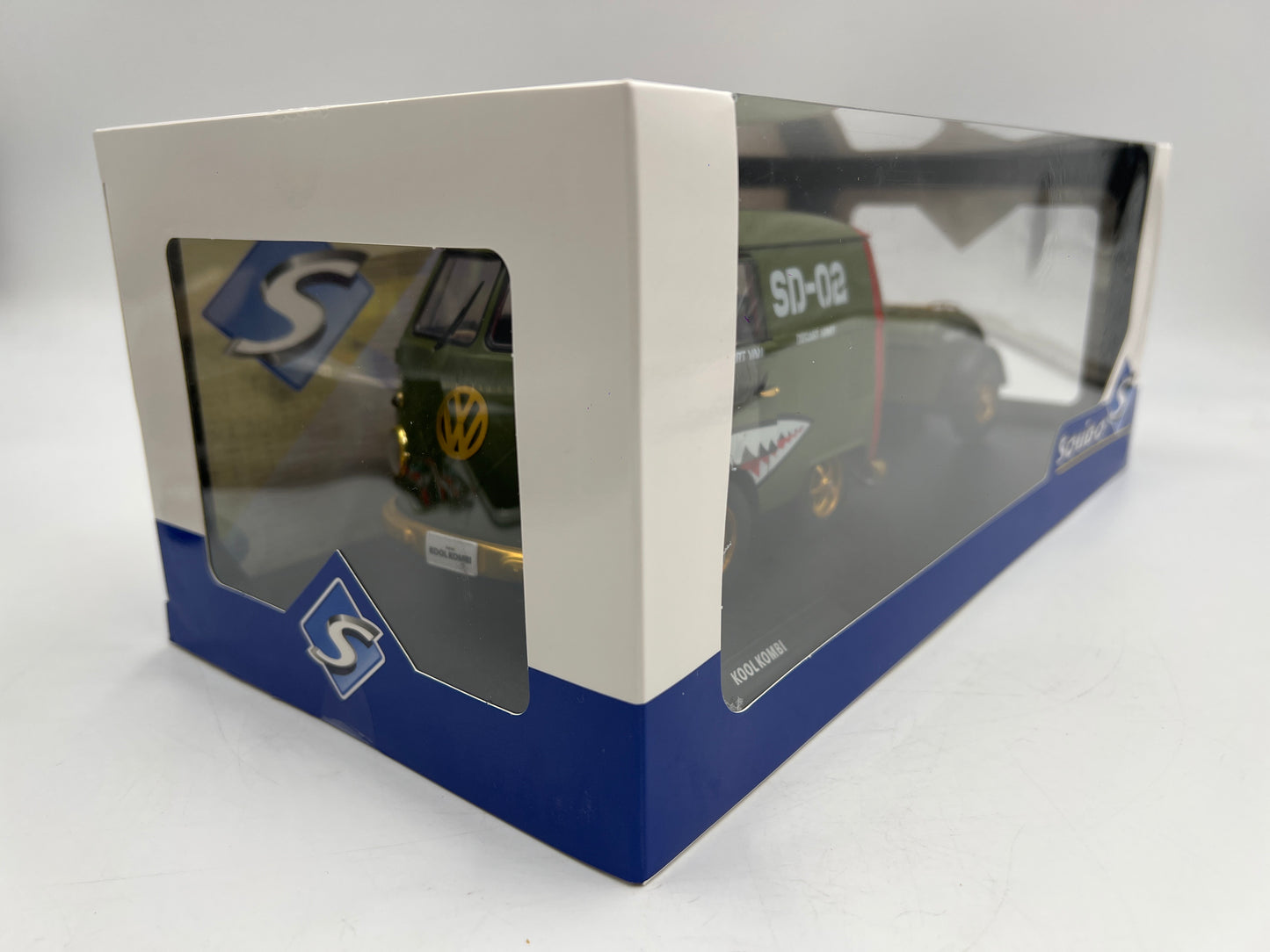 Solido 1:18 Scale Kool Kombi Army Fighter Matte Green W/Trailer