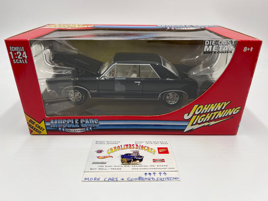 Johnny Lightning 1:24 Scale White Lightning Chase Muscle Cars 1965 Pontiac GTO Black VHTF