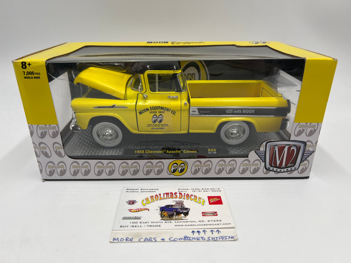 M2 Machines 1/24 Moon Equipped 1958 Chevrolet Apache Cameo Mooneyes Yellow R86