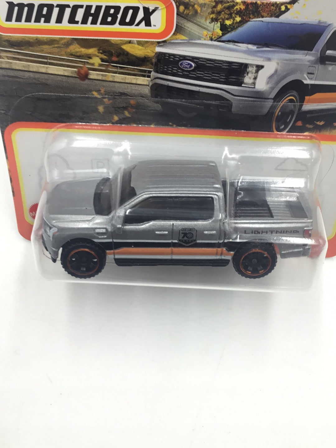 matchbox #20 2022 Ford F-150 Lightning short card 21i