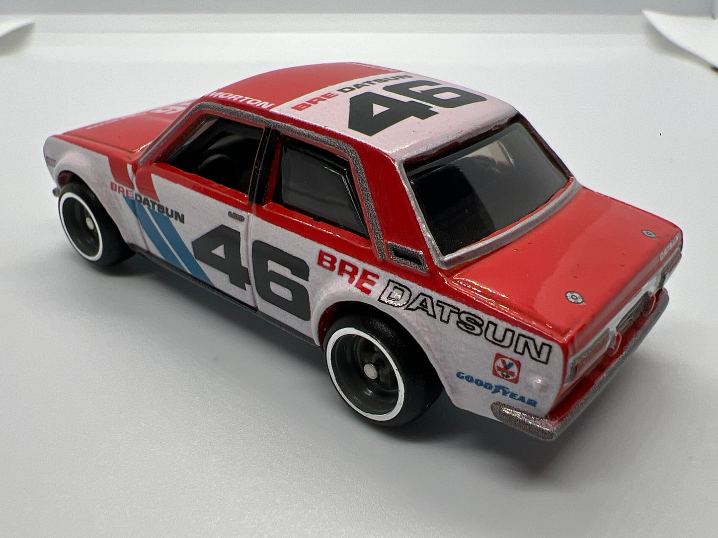 Hot Wheels 1/64 Premium Target 2 Pack Exclusive Datsun Bluebird 510 Red/White BRE Loose