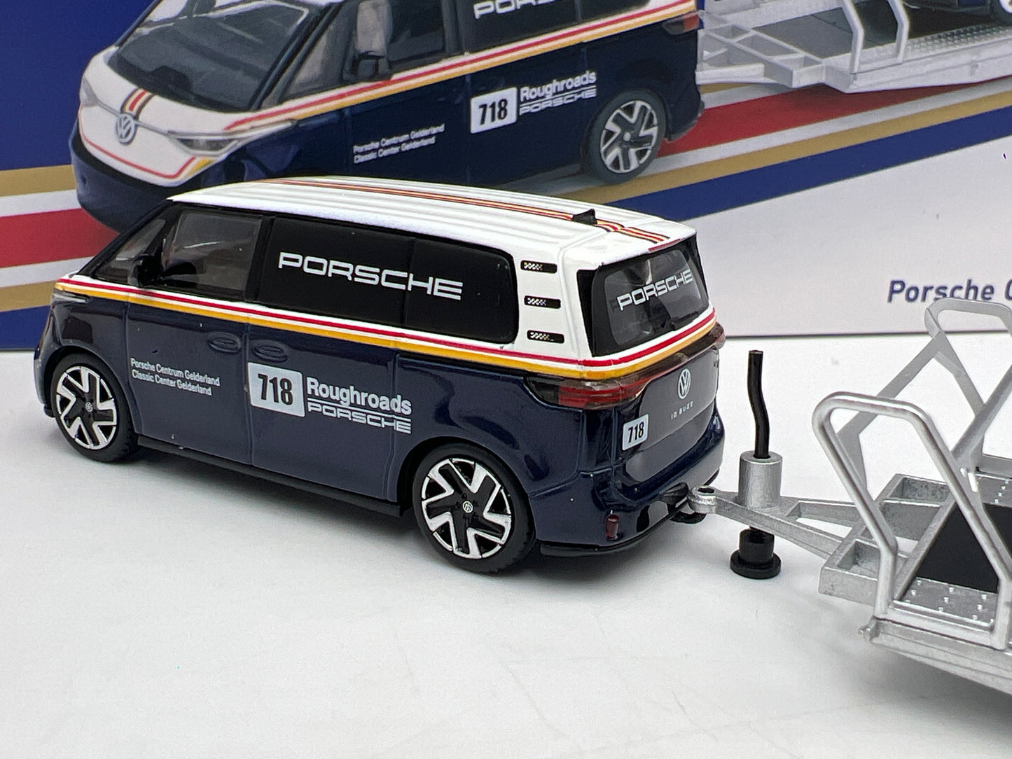 Mini GT #1115 #1117 Porsche Centrum Gelderland Roughroads VW ID Buzz & 911 Dakar Set