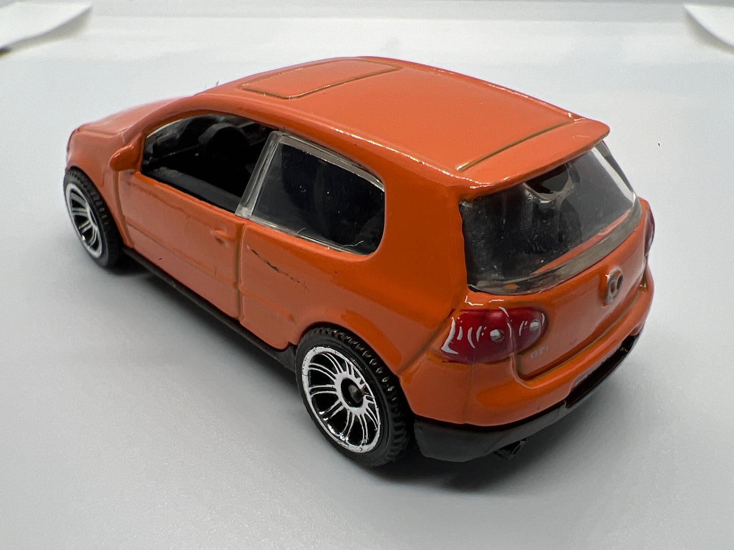 Matchbox 1/64 VW Golf V GTI Orange Loose