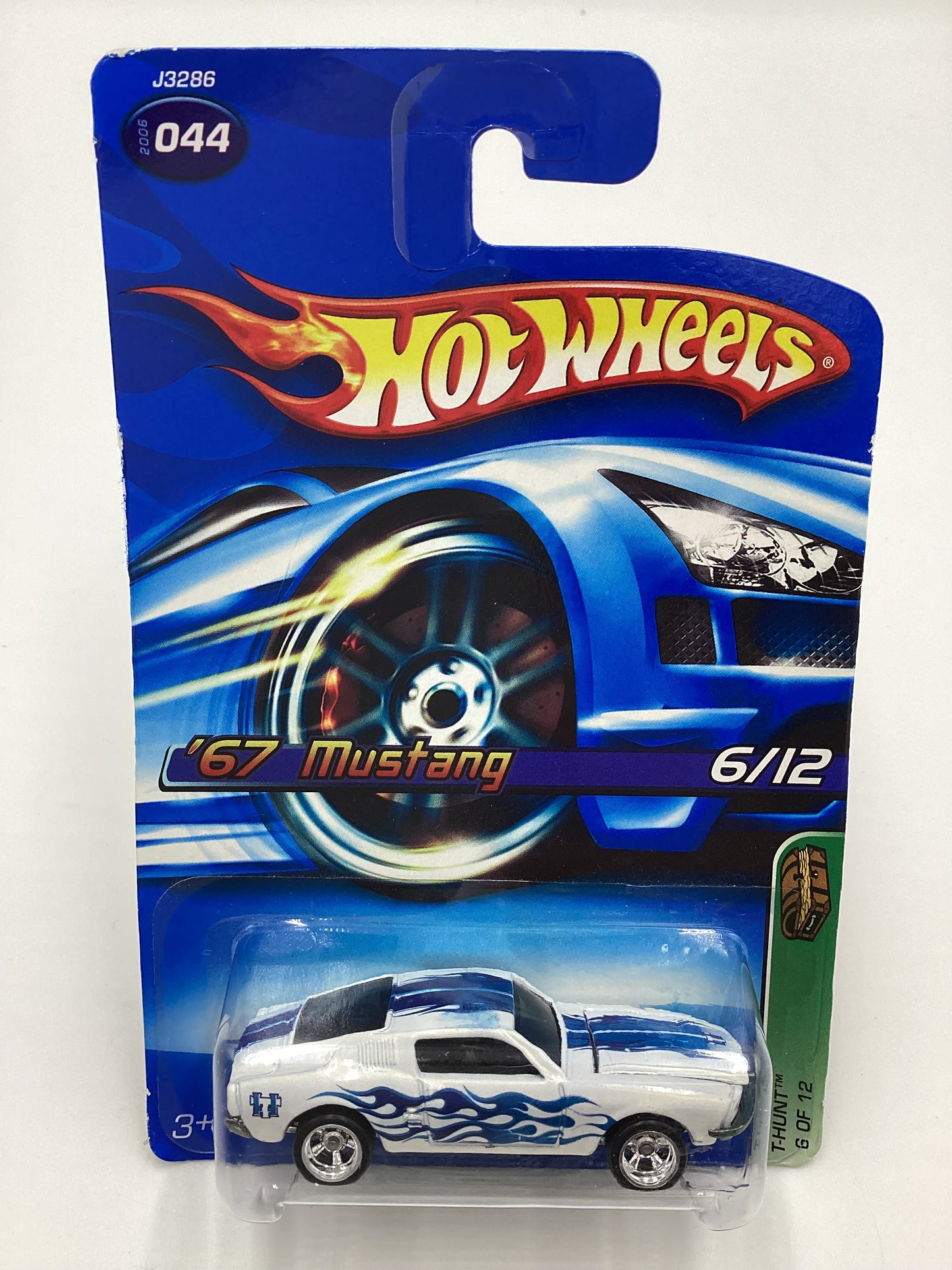 2006 Hot Wheels #044 Treasure Hunt 6/12 67 Mustang White W/protector * Bad Card*