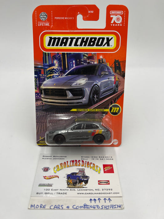 Matchbox Super Chase Porsche Macan S Gray W/Protector