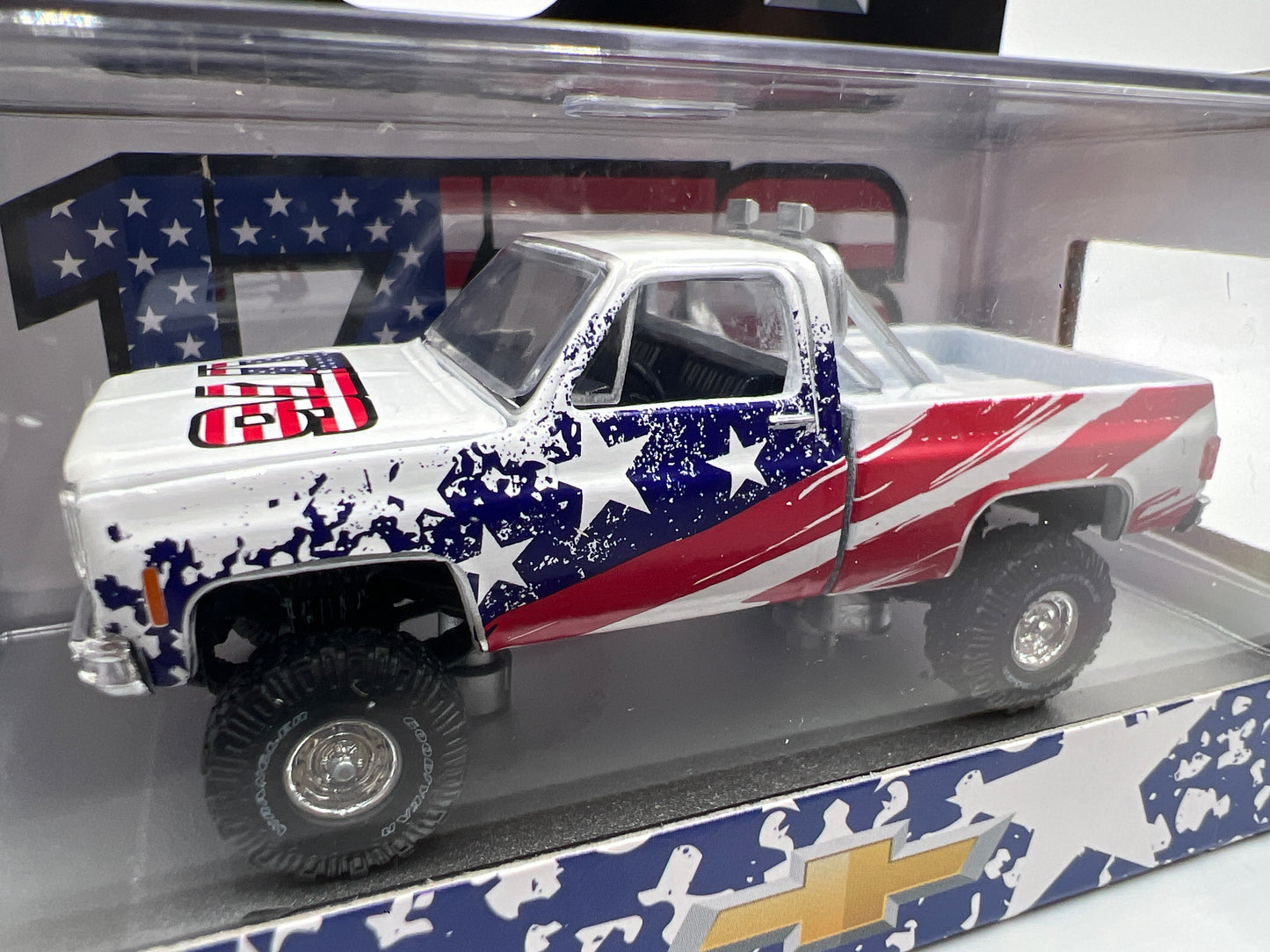 M2 Machines Walmart Exclusive 1973 Chevrolet Cheyenne 10 Super 10 4x4 WMTS20