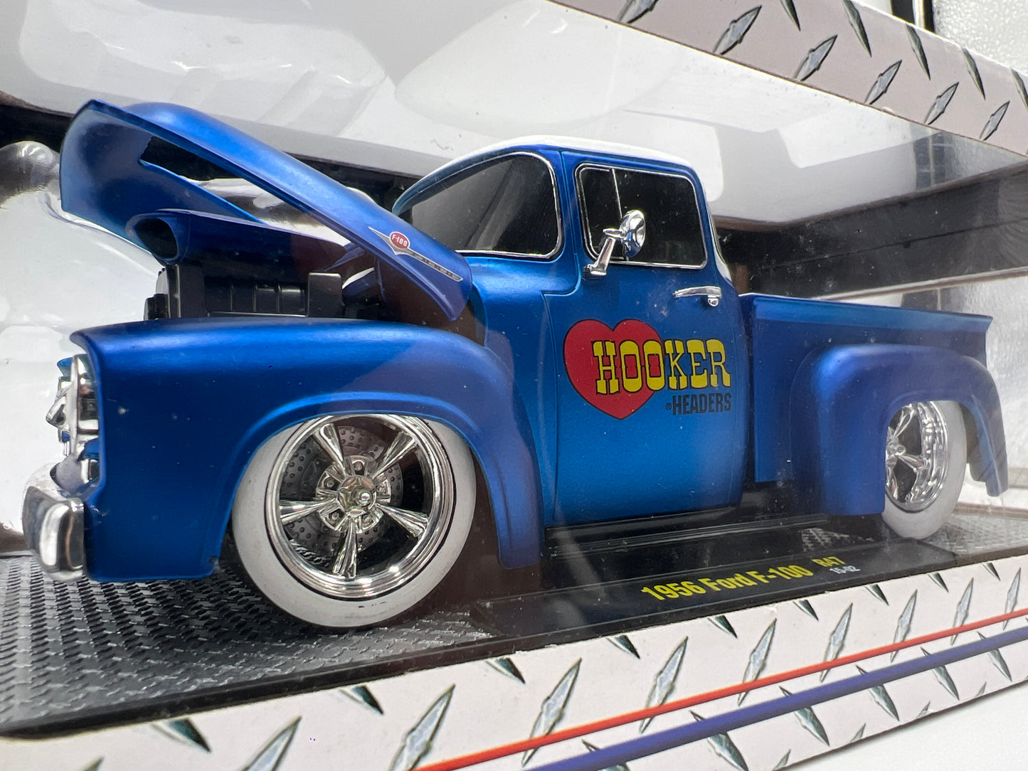 M2 Machines 1/24 Ground Pounders 1956 Ford F-100 Hooker Headers Blue/White R47