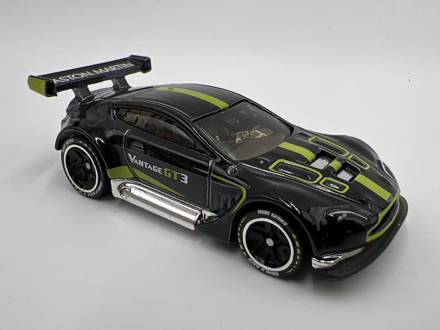 Hot Wheels iD World Race Series 2 #3 Aston Martin Vantage GT3 Black