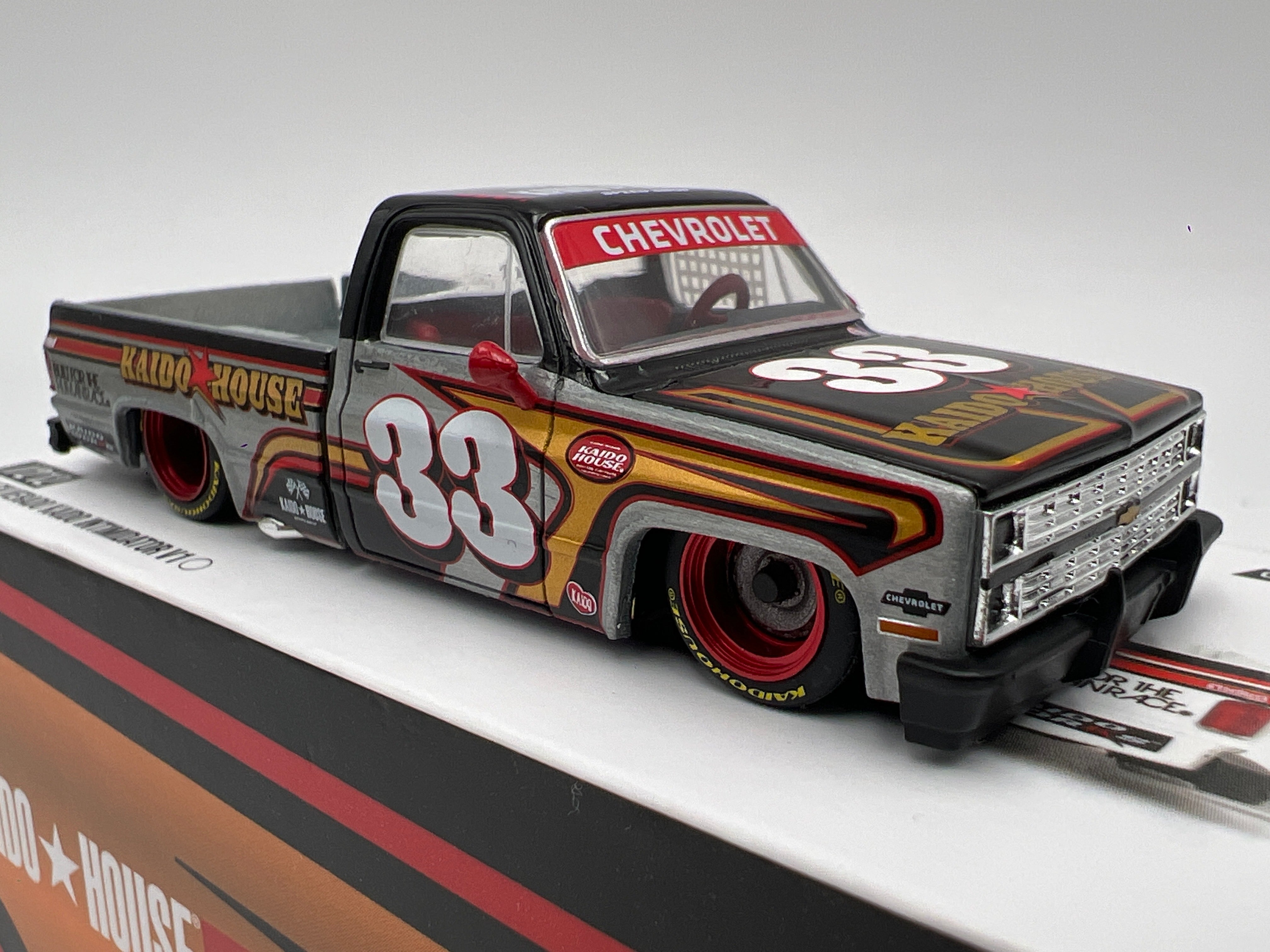 Mini GT x Kaido House #212 CHASE Chevrolet Silverado Kaido