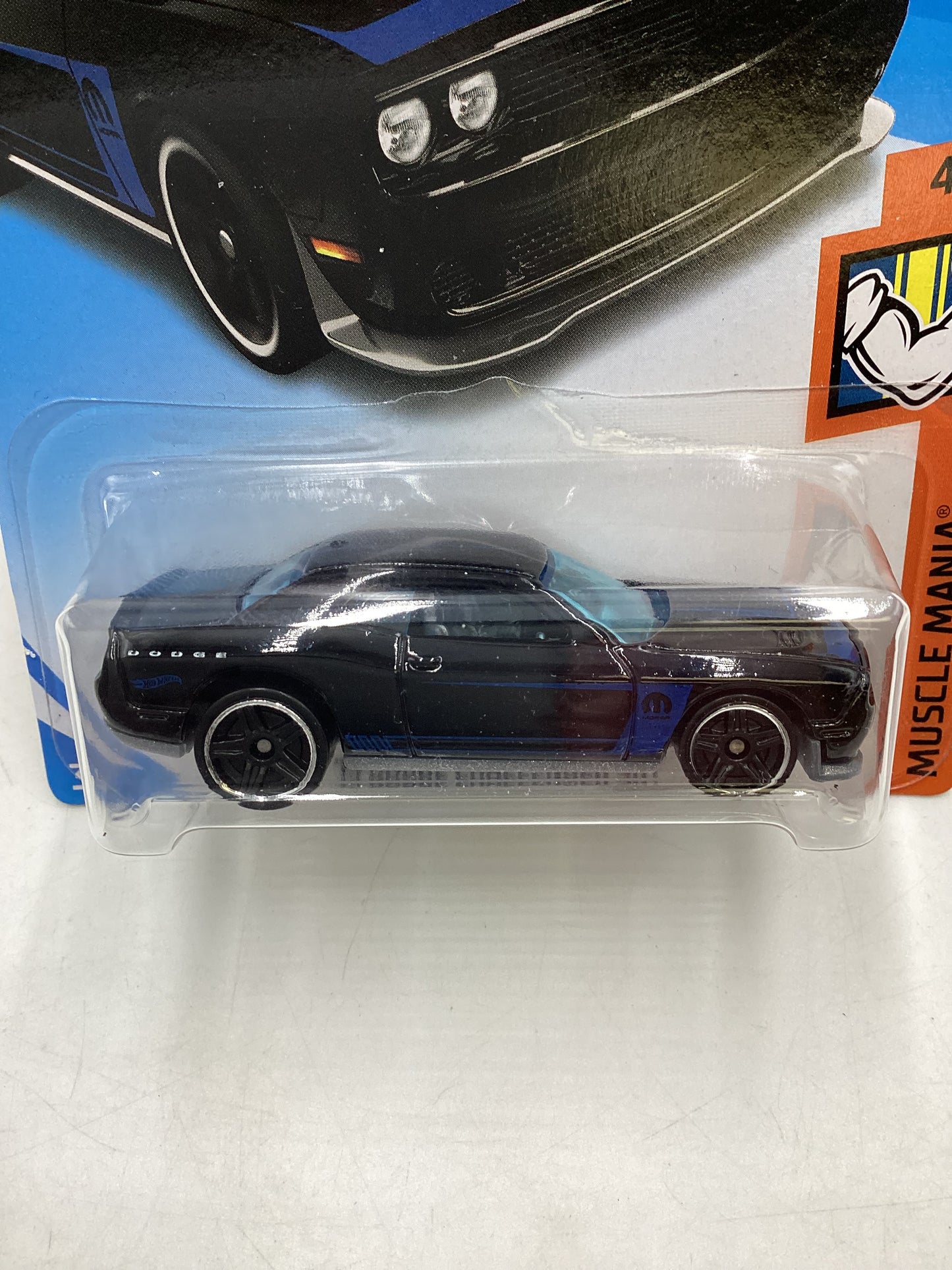 Hot Wheels 2018 #042 15 Dodge Challenger SRT Black 46G