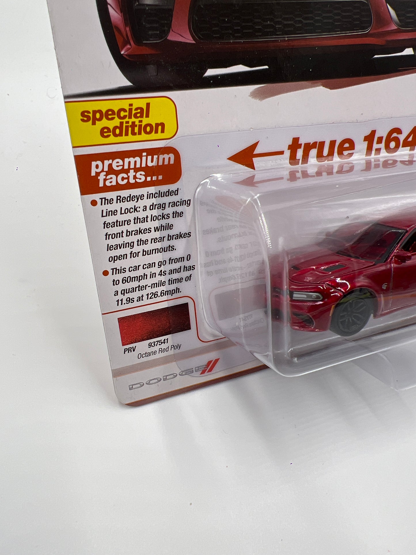 Auto World Modern Muscle Release 5 Version B 2021 Dodge Charger SRT Hellcat Redeye Ultra Red Chase W/Protector