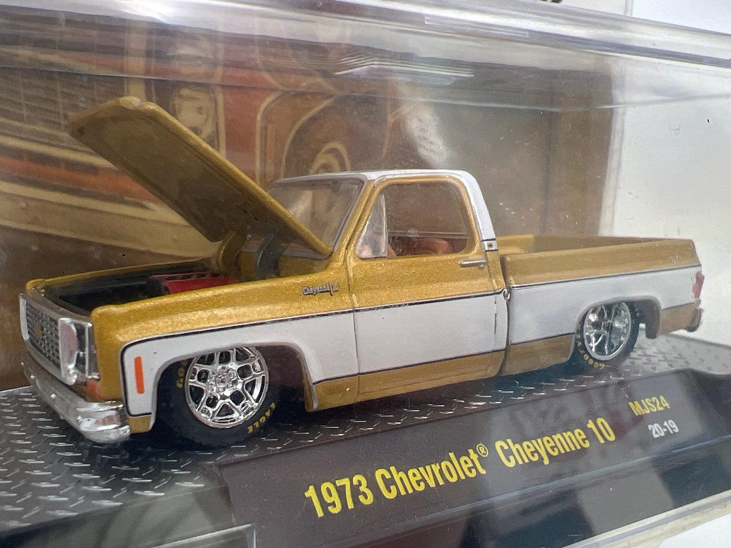 M2 Machines MJS24 MiJo Exclusives 1973 Chevrolet Cheyenne 10 1/3875