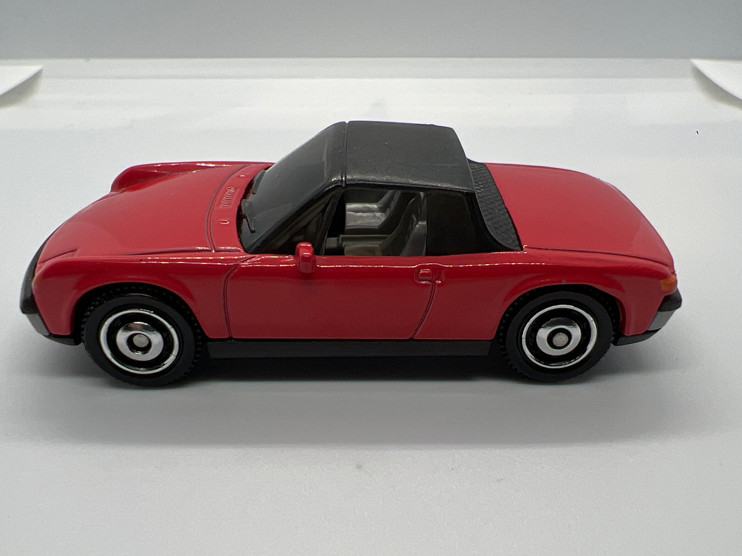 Matchbox 1/64 1971 Porsche 914 Red Loose