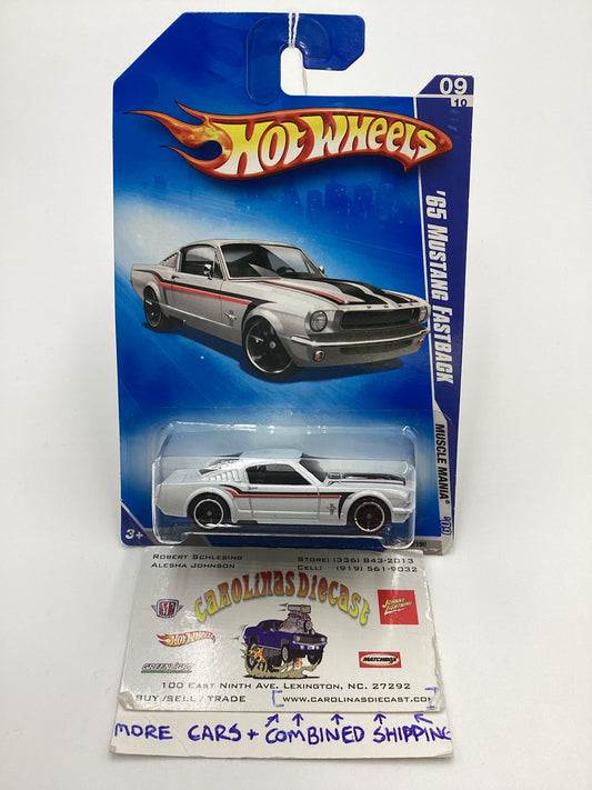 2009 Hot Wheels #085 65 Ford Mustang Fastback White 25G