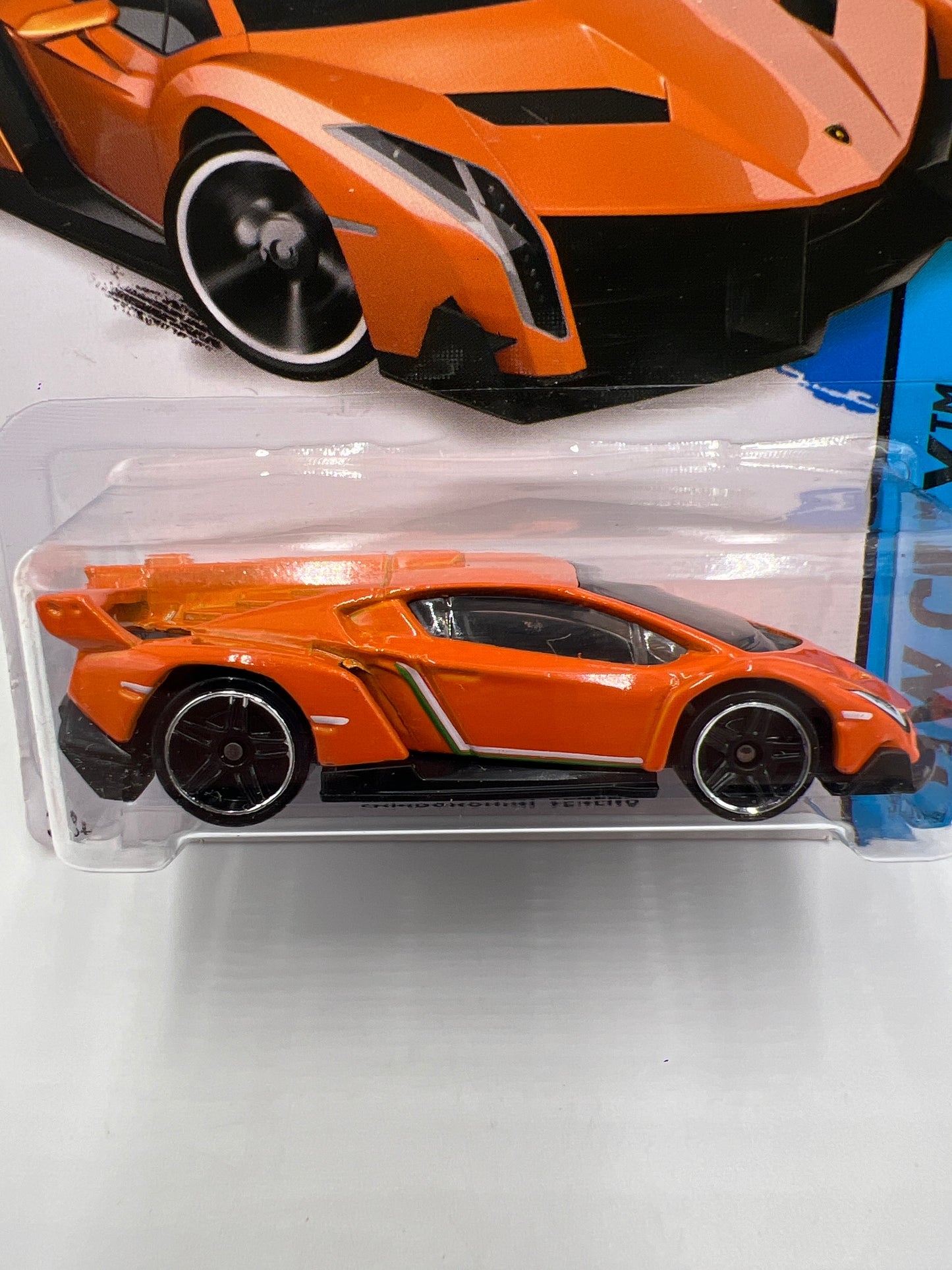 2014 Hot Wheels City #37 Lamborghini Veneno Orange 102F