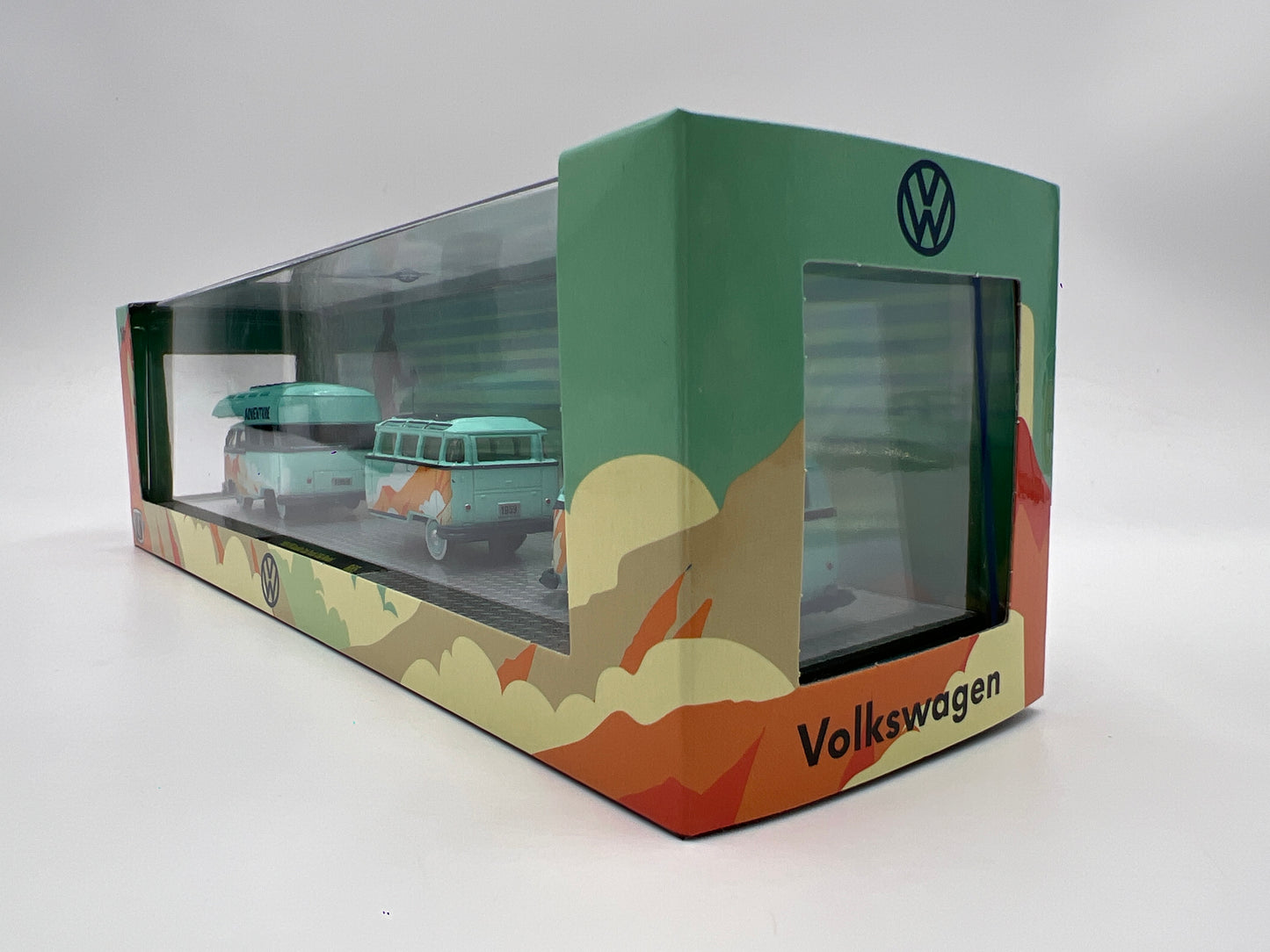 2025 M2 Machines Auto Haulers 1959 VW Double Cab Truck USA Model & 1960 VW Delivery Van & Trailer R85