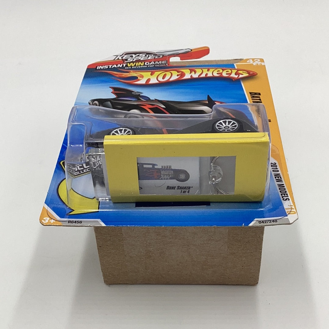 2010 hot wheels #42 Batmobile keys to speed card back W/ Bone Shaker Keychain
