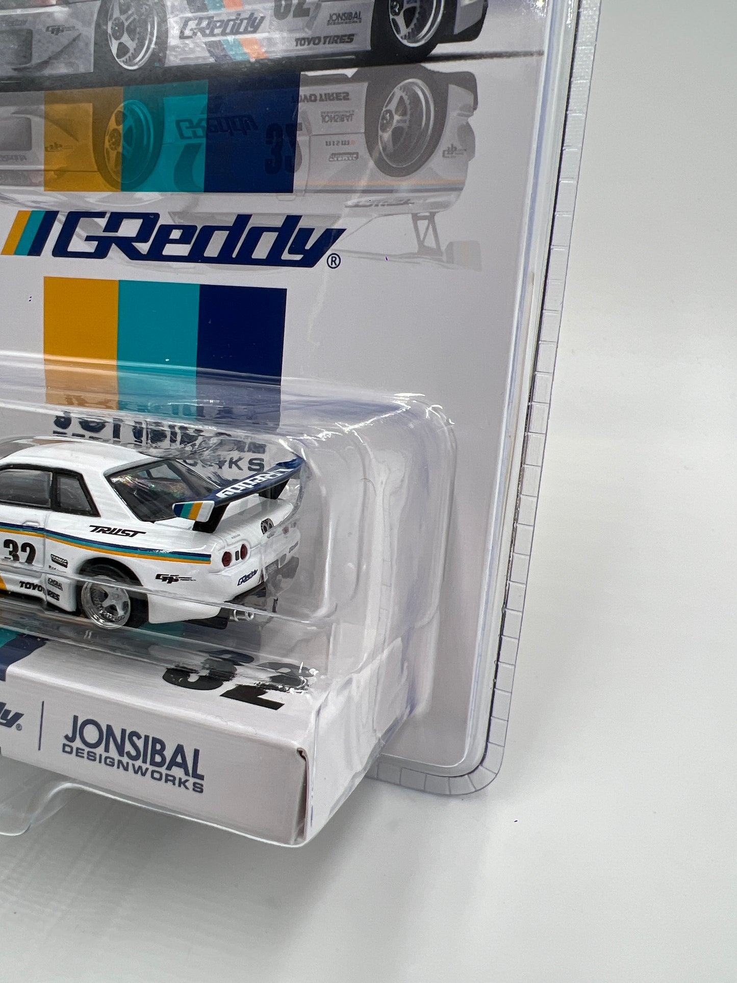 Tarmac Works Mijo Exclusives Nissan Skyline R32 Widebody Jonsibal GReddy White