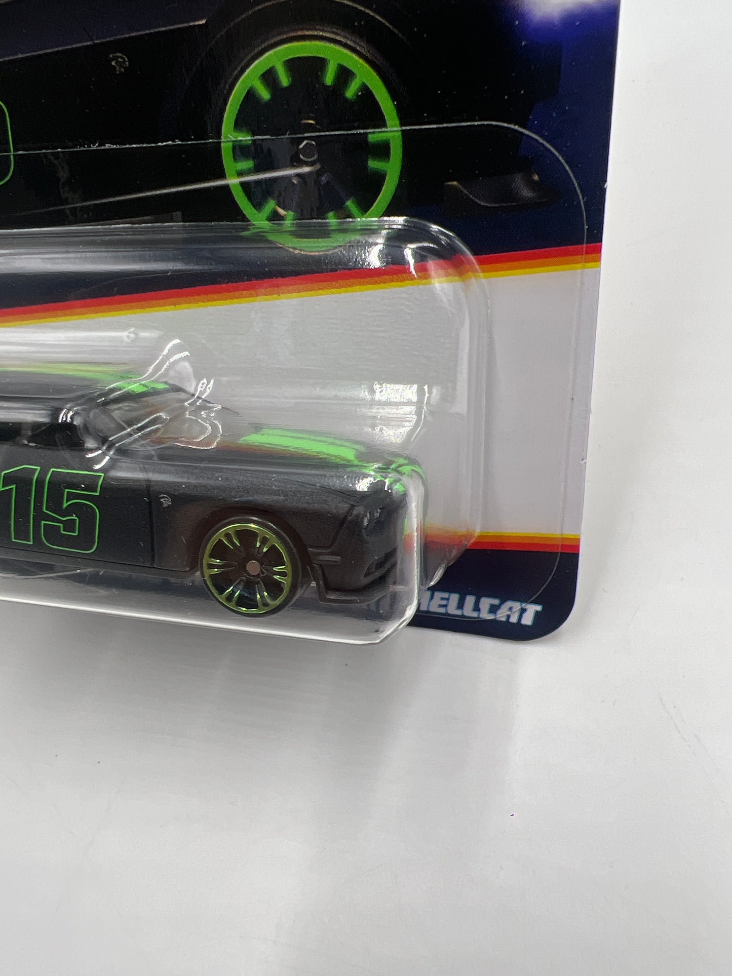 2024 Hot Wheels Neon Speeders 6/8 15 Dodge Challenger SRT Hellcat 160Q