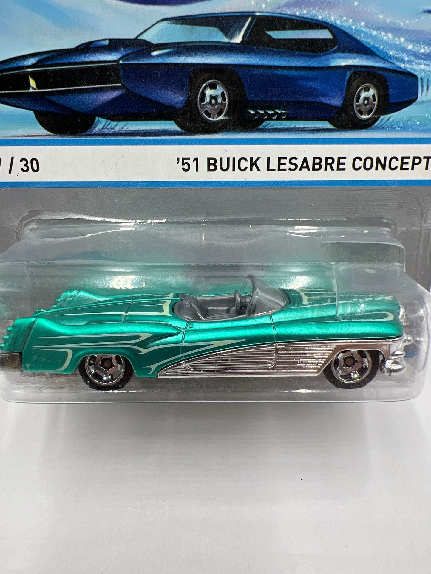 Hot Wheels Cool Classics #17 51 Buick Lesabre Concept Spectrafrost Green/Aqua SR