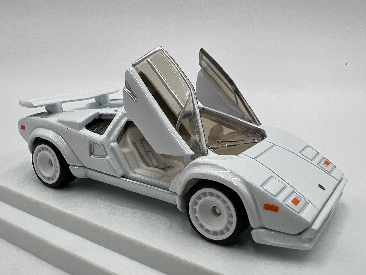 2025 Hot Wheels RLC Holiday Edition 1982 Lamborghini Countach LP 500 S White
