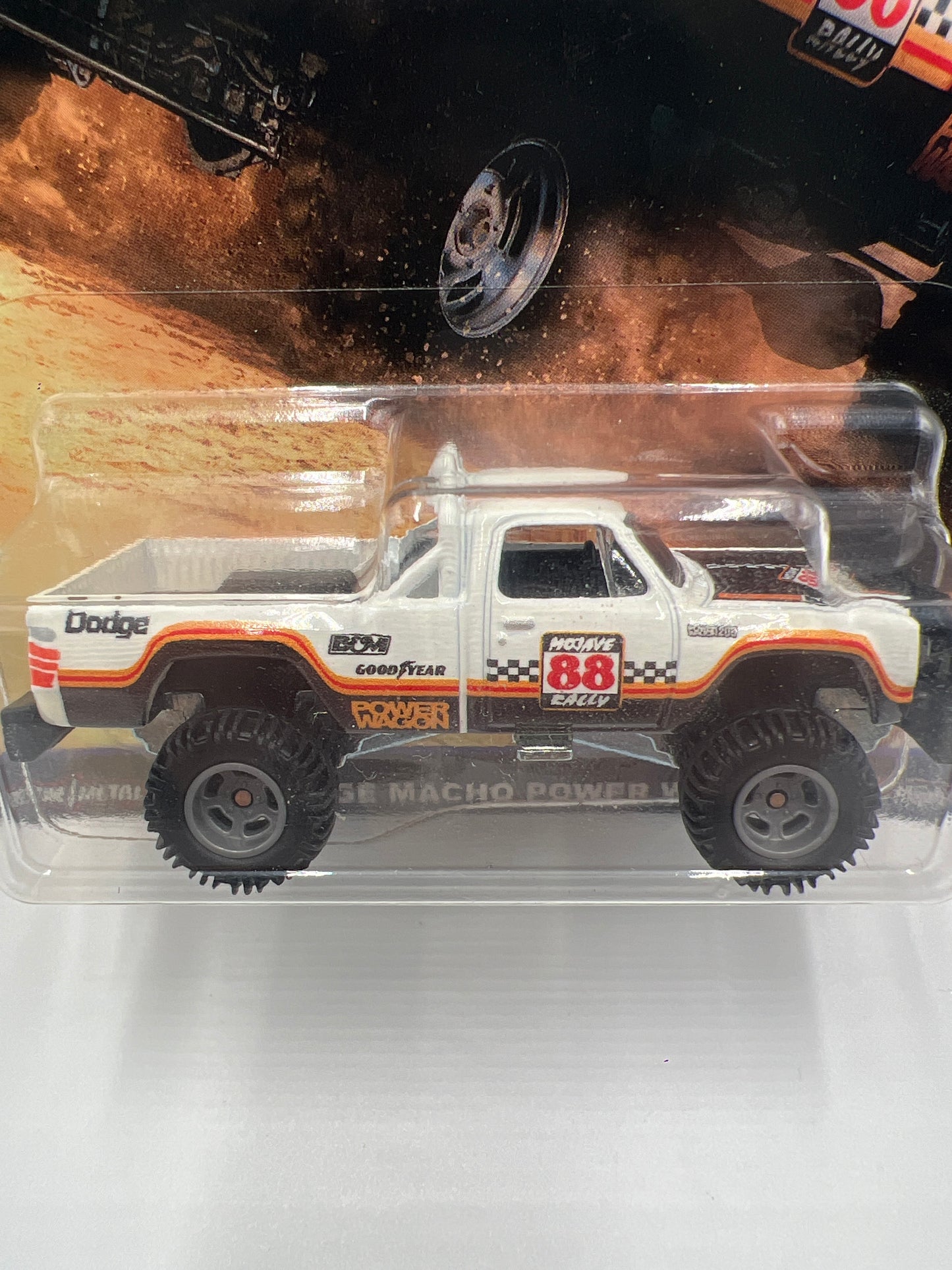 2019 Hot Wheels Desert Rally #2 80 Dodge Macho Power Wagon White 252G