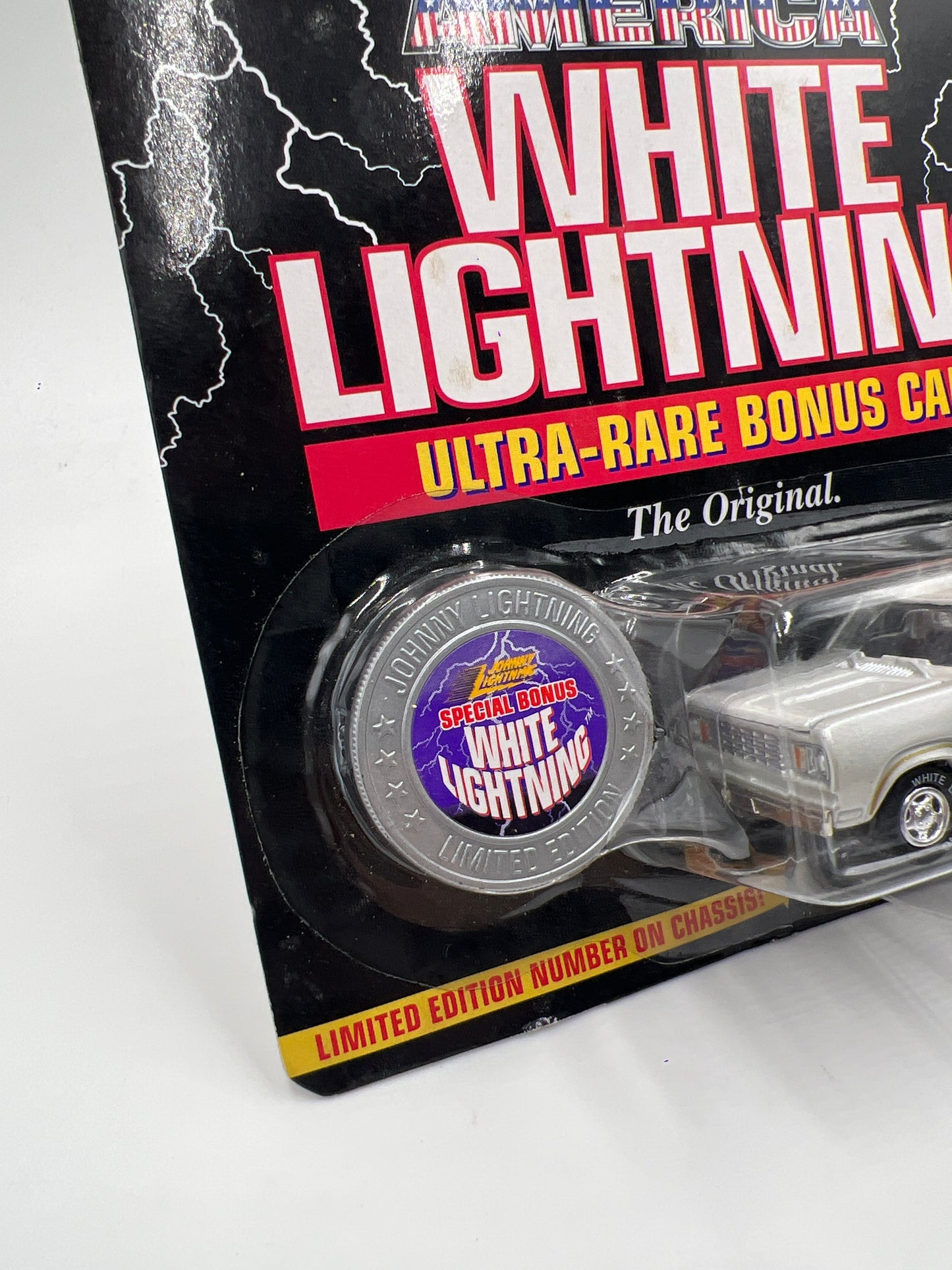 Johnny Lightning White Lightning Chase Truckin America #142 1978 Dodge Lil Red Express Truck White