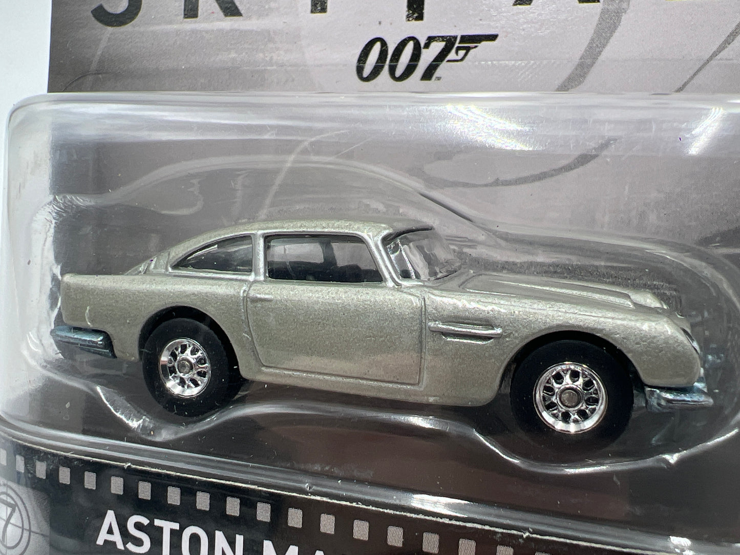 Hot Wheels Premium Retro Entertainment 007 Skyfall Aston Martin DB5 1963 Silver