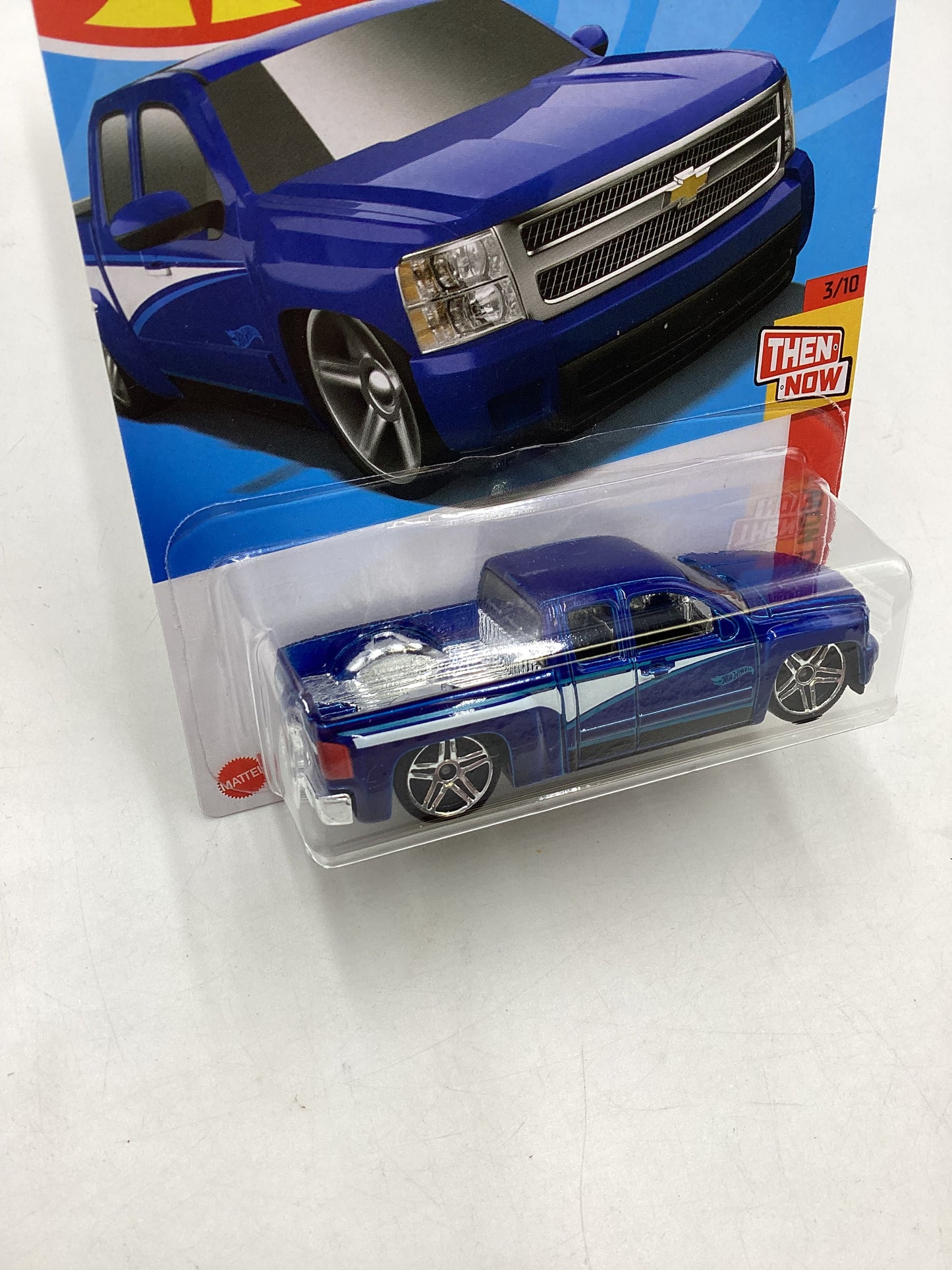 2024 Hot Wheels #207 Chevy Silverado Blue