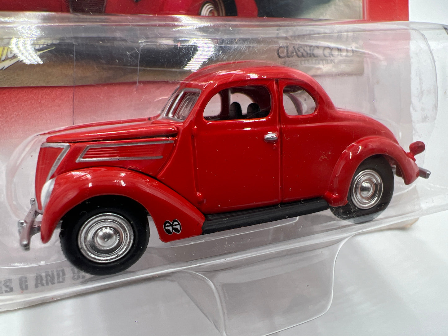 Johnny Lightning Classic Gold Collection 1937 Ford Coupe Red 222F