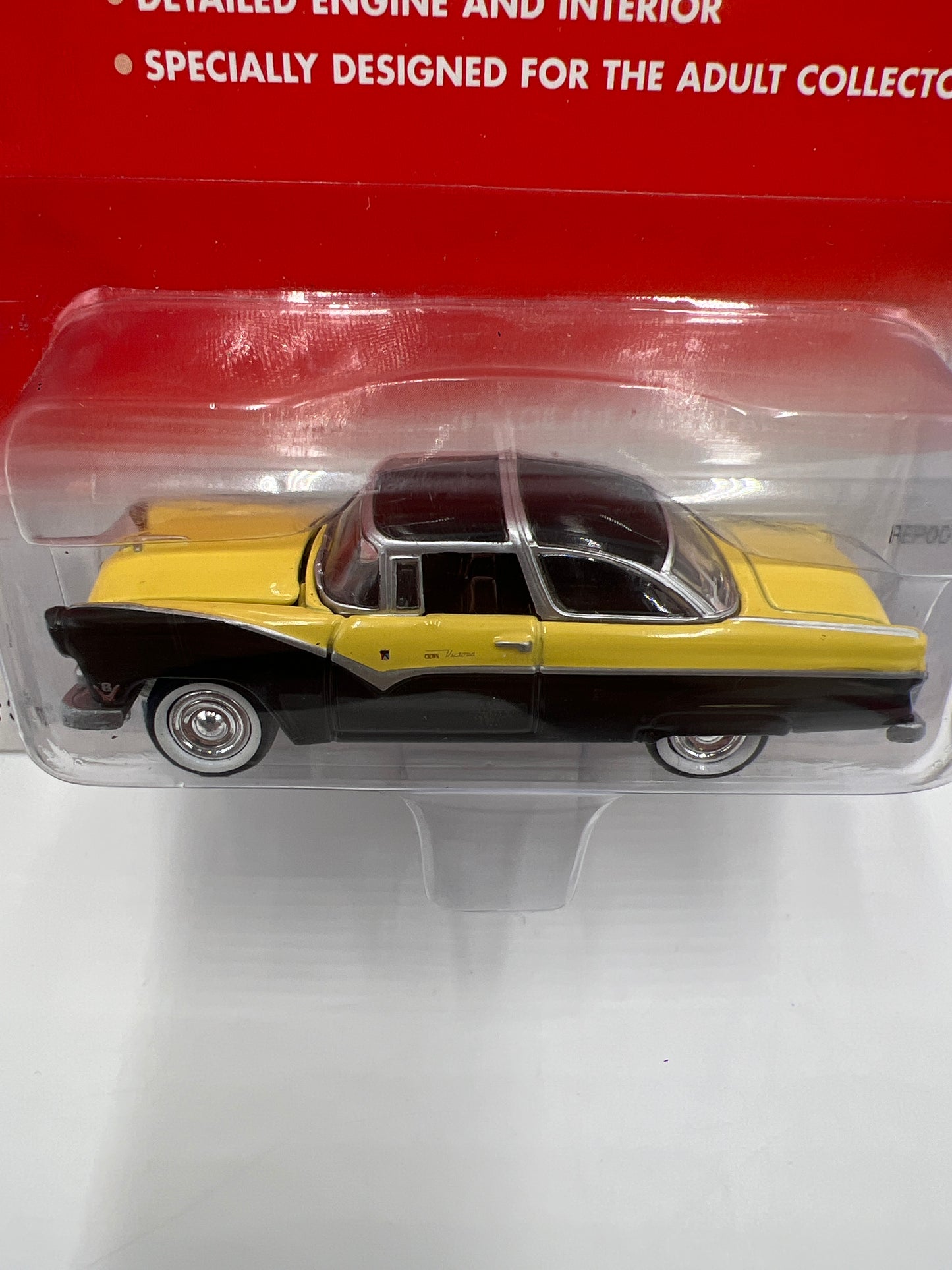 Johnny Lightning American Chrome 1955 Ford Crown Victoria Black/Yellow 220C