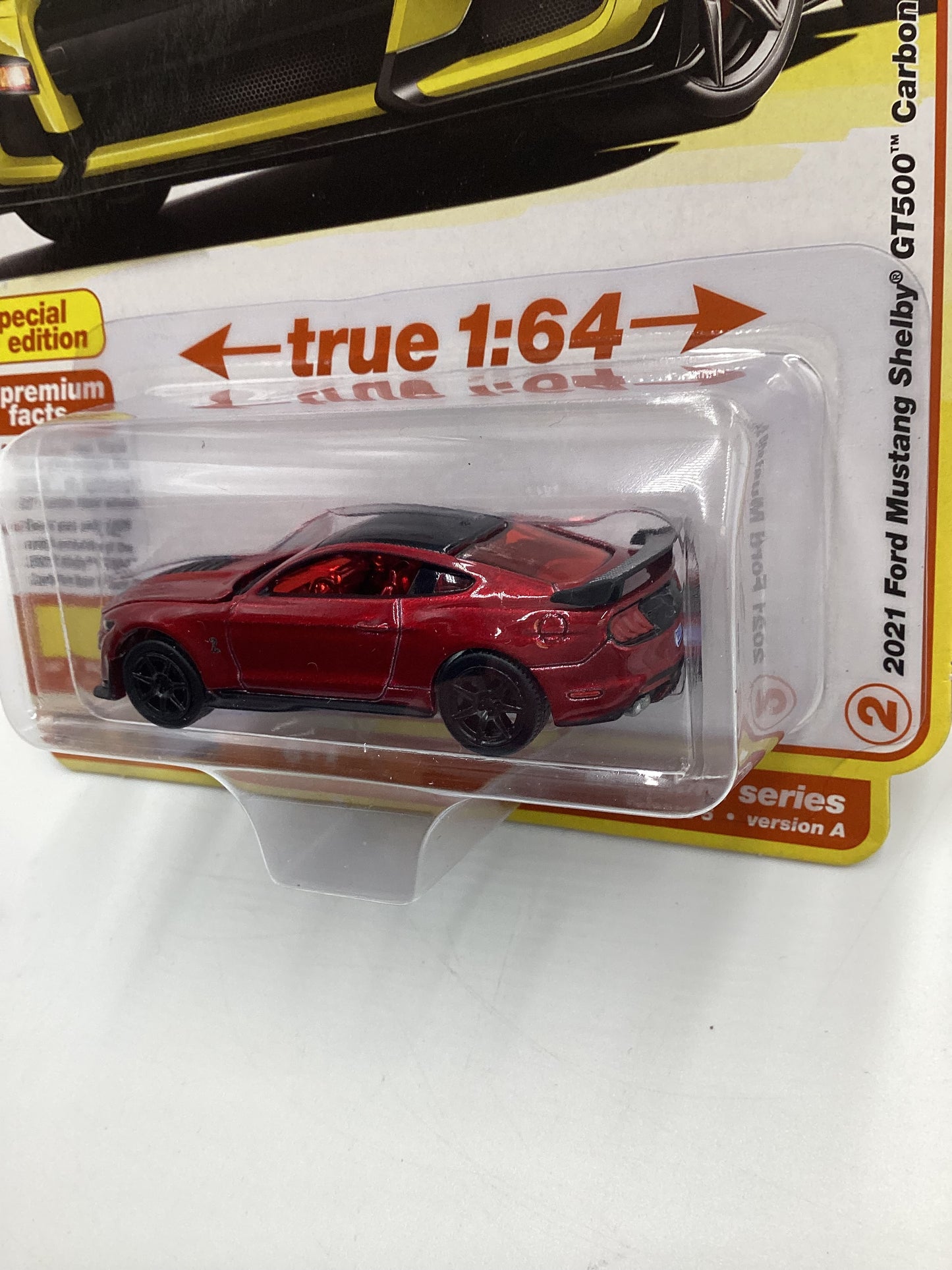 Auto World Modern Muscle Release 5 Version A 2021 Shelby GT-500 Carbon Fiber Track Pack Ultra Red Chase