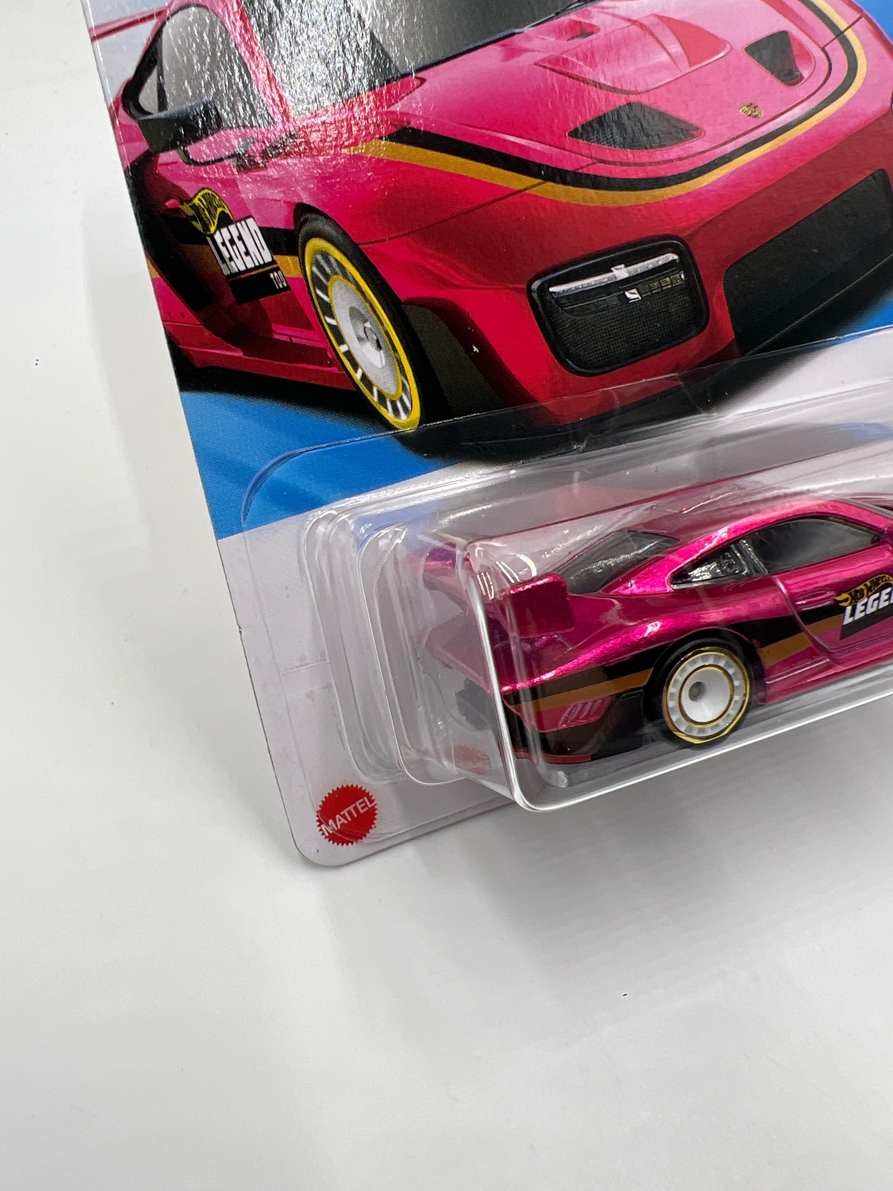 2025 Hot Wheels Legends Tour Porsche 935 Pink W/Protector & Wallet